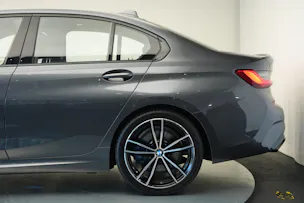 BMW M340d xDrive 48V Steptronic Sport *CH-Fahrzeug* *Glasdach* *HuD*
