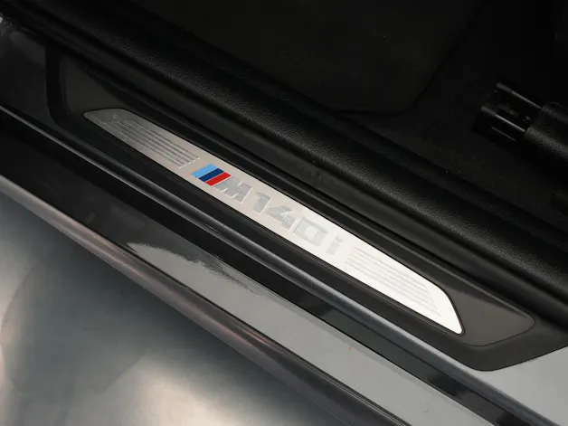 BMW M140i xDrive Steptronic *CH-Fahrzeug*