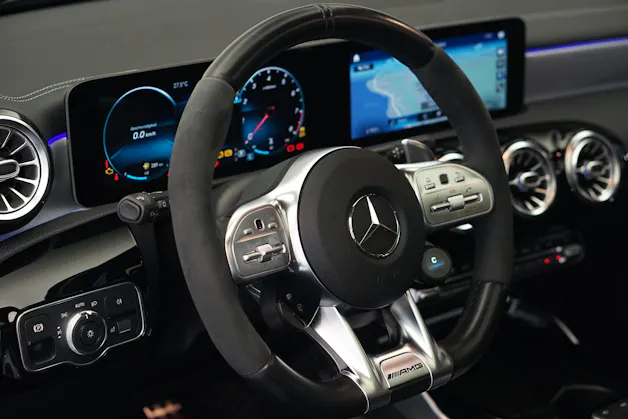 MERCEDES-BENZ A 45 S AMG 4Matic+ Speedshift *CH-Fahrzeug* *Pano* *Performance Sitze*