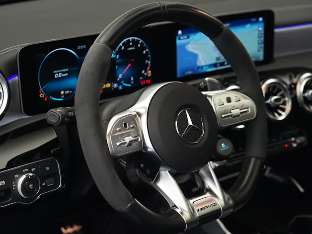 MERCEDES-BENZ A 45 S AMG 4Matic+ Speedshift *CH-Fahrzeug* *Pano* *Performance Sitze*