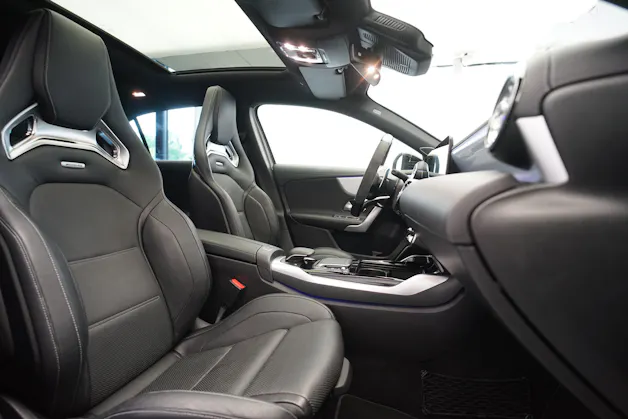 MERCEDES-BENZ A 45 S AMG 4Matic+ Speedshift *CH-Fahrzeug* *Pano* *Performance Sitze*