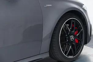 MERCEDES-BENZ A 45 S AMG 4Matic+ Speedshift *CH-Fahrzeug* *Pano* *Performance Sitze*