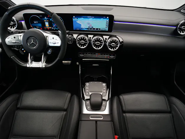 MERCEDES-BENZ A 45 S AMG 4Matic+ Speedshift *CH-Fahrzeug* *Pano* *Performance Sitze*