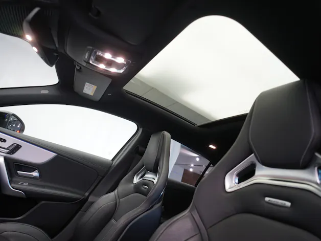 MERCEDES-BENZ A 45 S AMG 4Matic+ Speedshift *CH-Fahrzeug* *Pano* *Performance Sitze*