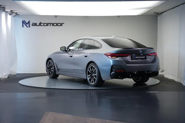 BMW M440i xDrive 48V Gran Coupé M Sport Pro Steptronic *Frozen Grey* *Carbon Paket* *Werksgarantie*