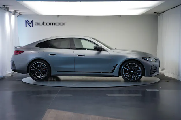 BMW M440i xDrive 48V Gran Coupé M Sport Pro Steptronic *Frozen Grey* *Carbon Paket* *Werksgarantie*