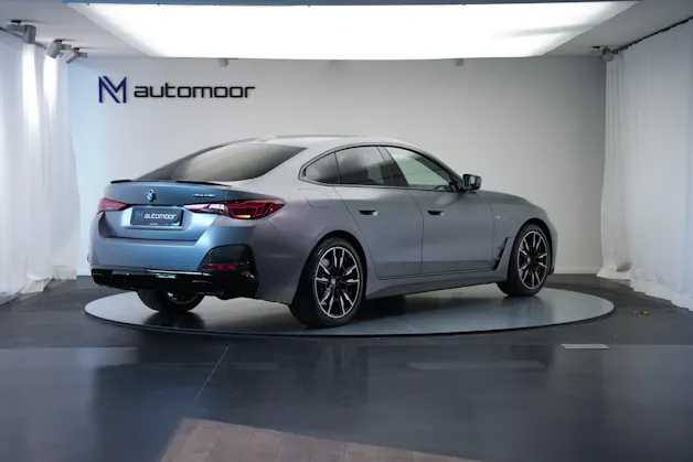 BMW M440i xDrive 48V Gran Coupé M Sport Pro Steptronic *Frozen Grey* *Carbon Paket* *Werksgarantie*