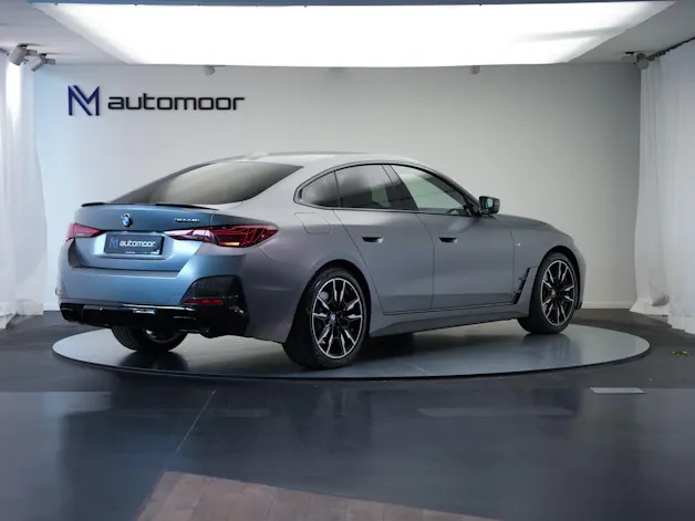 BMW M440i xDrive 48V Gran Coupé M Sport Pro Steptronic *Frozen Grey* *Carbon Paket* *Werksgarantie*