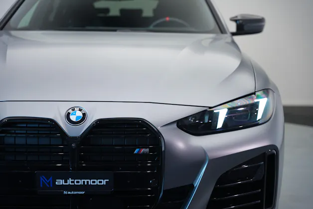 BMW M440i xDrive 48V Gran Coupé M Sport Pro Steptronic *Frozen Grey* *Carbon Paket* *Werksgarantie*