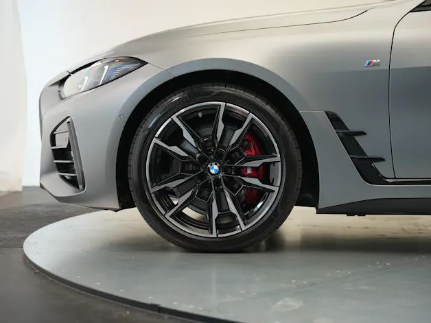 BMW M440i xDrive 48V Gran Coupé M Sport Pro Steptronic *Frozen Grey* *Carbon Paket* *Werksgarantie*
