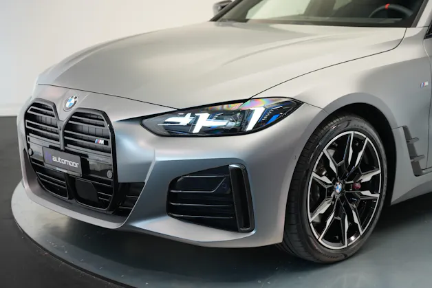 BMW M440i xDrive 48V Gran Coupé M Sport Pro Steptronic *Frozen Grey* *Carbon Paket* *Werksgarantie*