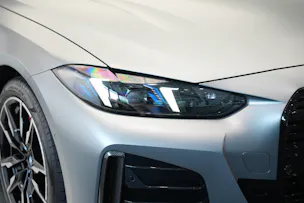 BMW M440i xDrive 48V Gran Coupé M Sport Pro Steptronic *Frozen Grey* *Carbon Paket* *Werksgarantie*