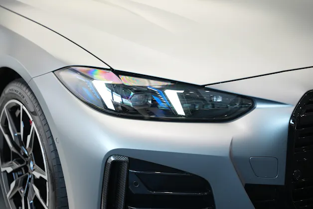 BMW M440i xDrive 48V Gran Coupé M Sport Pro Steptronic *Frozen Grey* *Carbon Paket* *Werksgarantie*