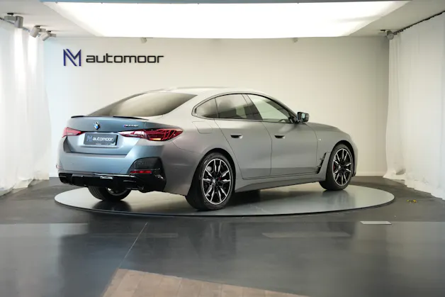 BMW M440i xDrive 48V Gran Coupé M Sport Pro Steptronic *Frozen Grey* *Carbon Paket* *Werksgarantie*