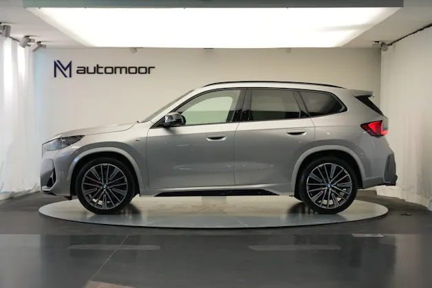 BMW X1 xDrive M35i *CH-Fahrzeug* *M Sportsitze*