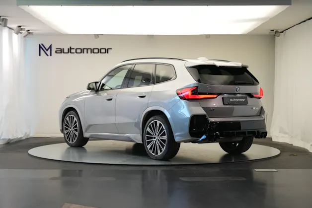 BMW X1 xDrive M35i *CH-Fahrzeug* *M Sportsitze*