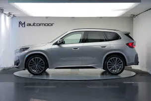 BMW X1 xDrive M35i *CH-Fahrzeug* *M Sportsitze*