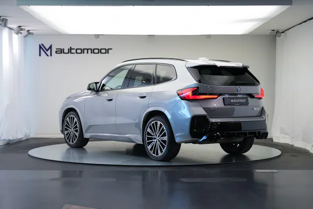 BMW X1 xDrive M35i *CH-Fahrzeug* *M Sportsitze*