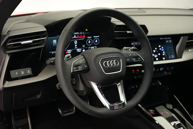 AUDI RS3 Sportback 2.5 TSI quattro S-tronic *Keramikbremse* *CH-Fahrzeug* *Carbon*