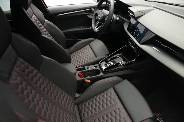AUDI RS3 Sportback 2.5 TSI quattro S-tronic *Keramikbremse* *CH-Fahrzeug* *Carbon*