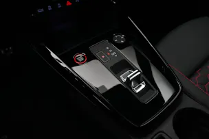 AUDI RS3 Sportback 2.5 TSI quattro S-tronic *Keramikbremse* *CH-Fahrzeug* *Carbon*