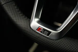 AUDI RS3 Sportback 2.5 TSI quattro S-tronic *Keramikbremse* *CH-Fahrzeug* *Carbon*
