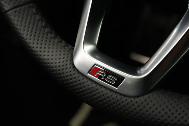 AUDI RS3 Sportback 2.5 TSI quattro S-tronic *Keramikbremse* *CH-Fahrzeug* *Carbon*