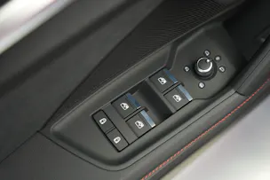 AUDI RS3 Sportback 2.5 TSI quattro S-tronic *Keramikbremse* *CH-Fahrzeug* *Carbon*