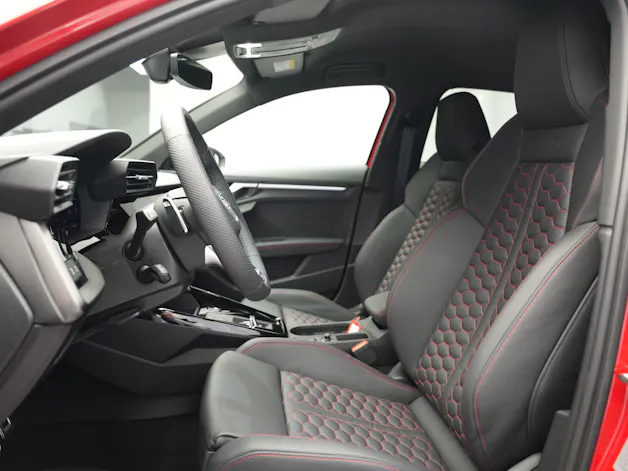 AUDI RS3 Sportback 2.5 TSI quattro S-tronic *Keramikbremse* *CH-Fahrzeug* *Carbon*