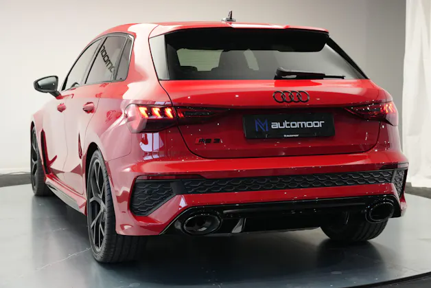 AUDI RS3 Sportback 2.5 TSI quattro S-tronic *Keramikbremse* *CH-Fahrzeug* *Carbon*