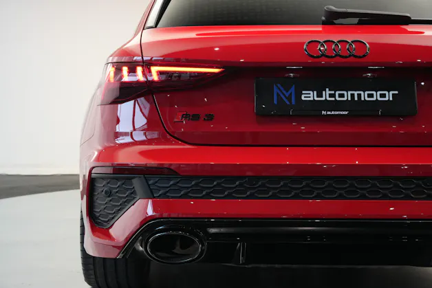 AUDI RS3 Sportback 2.5 TSI quattro S-tronic *Keramikbremse* *CH-Fahrzeug* *Carbon*