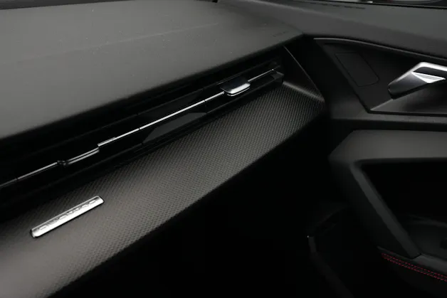 AUDI RS3 Sportback 2.5 TSI quattro S-tronic *Keramikbremse* *CH-Fahrzeug* *Carbon*