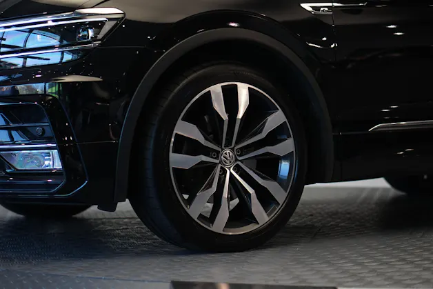 VW Tiguan 2.0TSI Highline R-Line 4Motion DSG *CH-Fahrzeug* *AHK*