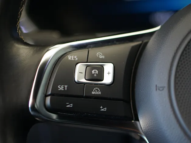 VW Tiguan 2.0TSI Highline R-Line 4Motion DSG *CH-Fahrzeug* *AHK*
