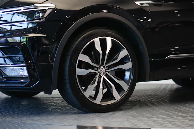 VW Tiguan 2.0TSI Highline R-Line 4Motion DSG *CH-Fahrzeug* *AHK*