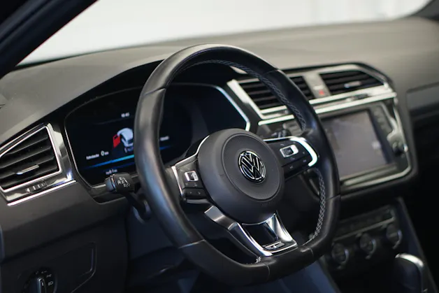 VW Tiguan 2.0TSI Highline R-Line 4Motion DSG *CH-Fahrzeug* *AHK*