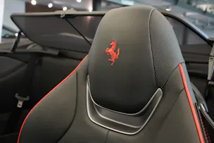FERRARI Portofino 3.9 V8 T *Atelier* *Carbon* *Mattlackierung*