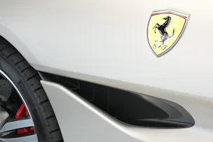 FERRARI Portofino 3.9 V8 T *Atelier* *Carbon* *Mattlackierung*