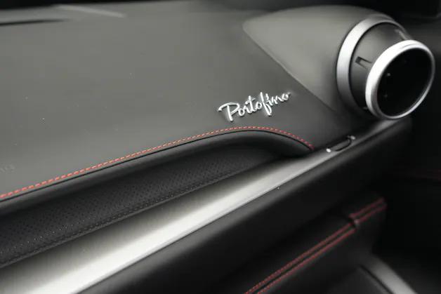 FERRARI Portofino 3.9 V8 T *Atelier* *Carbon* *Mattlackierung*
