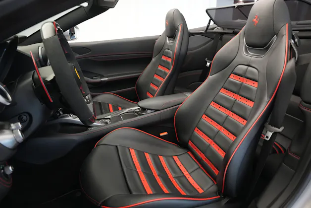 FERRARI Portofino 3.9 V8 T *Atelier* *Carbon* *Mattlackierung*