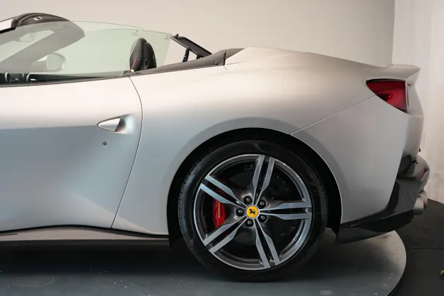 FERRARI Portofino 3.9 V8 T *Atelier* *Carbon* *Mattlackierung*