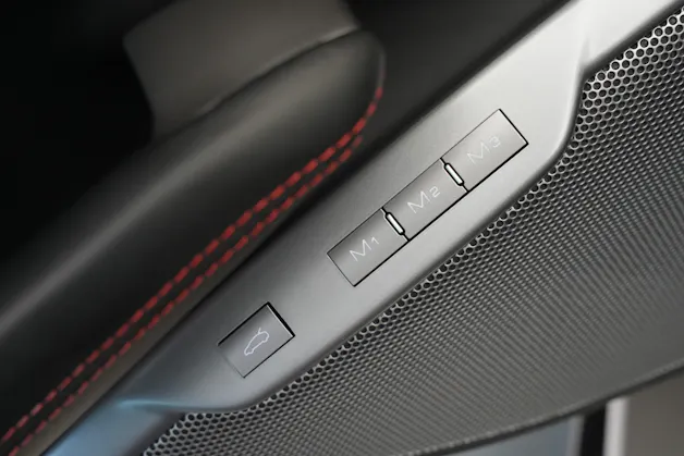FERRARI Portofino 3.9 V8 T *Atelier* *Carbon* *Mattlackierung*