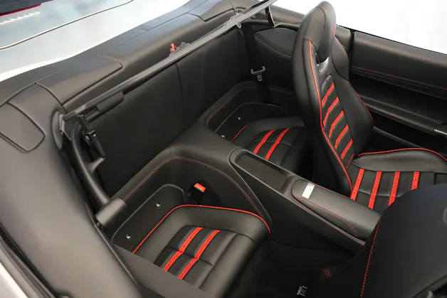 FERRARI Portofino 3.9 V8 T *Atelier* *Carbon* *Mattlackierung*