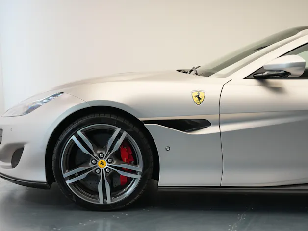 FERRARI Portofino 3.9 V8 T *Atelier* *Carbon* *Mattlackierung*