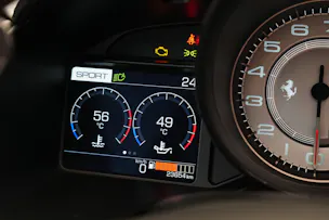 FERRARI Portofino 3.9 V8 T *Atelier* *Carbon* *Mattlackierung*