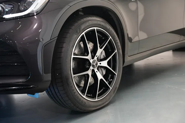 MERCEDES-BENZ GLC 43 AMG 4Matic 9G-Tronic *CH-Fahrzeug* Burmester* *Panorama*