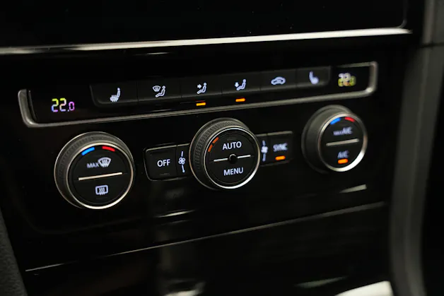 VW Golf 2.0 TSI GTI DSG *CH-Fahrzeug*