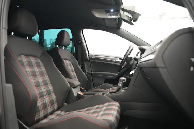 VW Golf 2.0 TSI GTI DSG *CH-Fahrzeug*