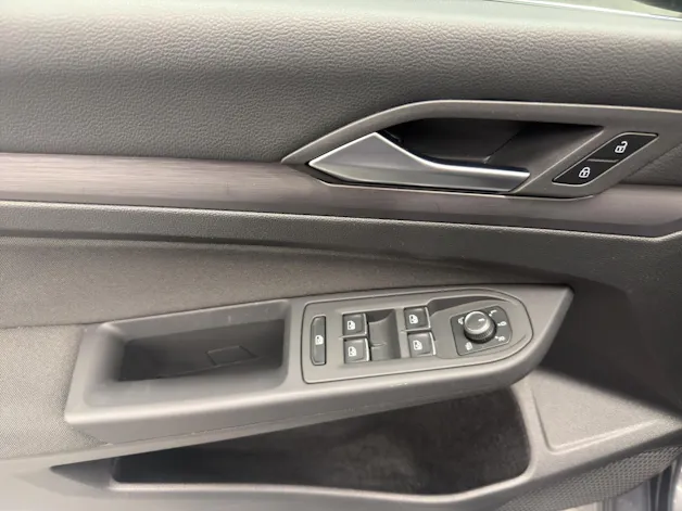 VW Golf VIII 2.0 TSI Style DSG