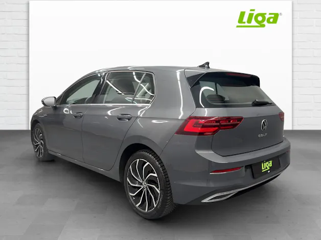 VW Golf VIII 2.0 TSI Style DSG